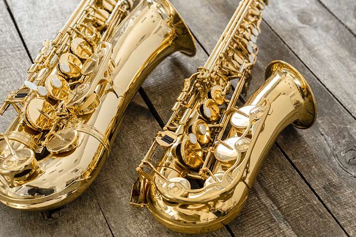 Saxophone alto ou ténor : quel instrument choisir pour un adulte à Paris .